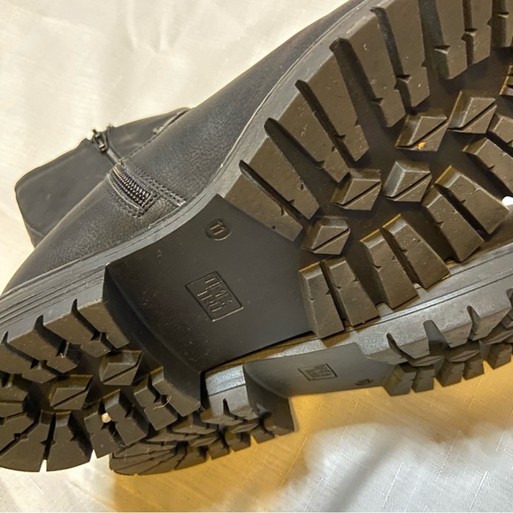 Time and Tru Lug Sole Buckle Moto Boots Size 11 - Picture 4 of 6